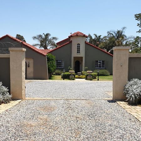 新公寓酒店 Pretoria-Noord 外观 照片