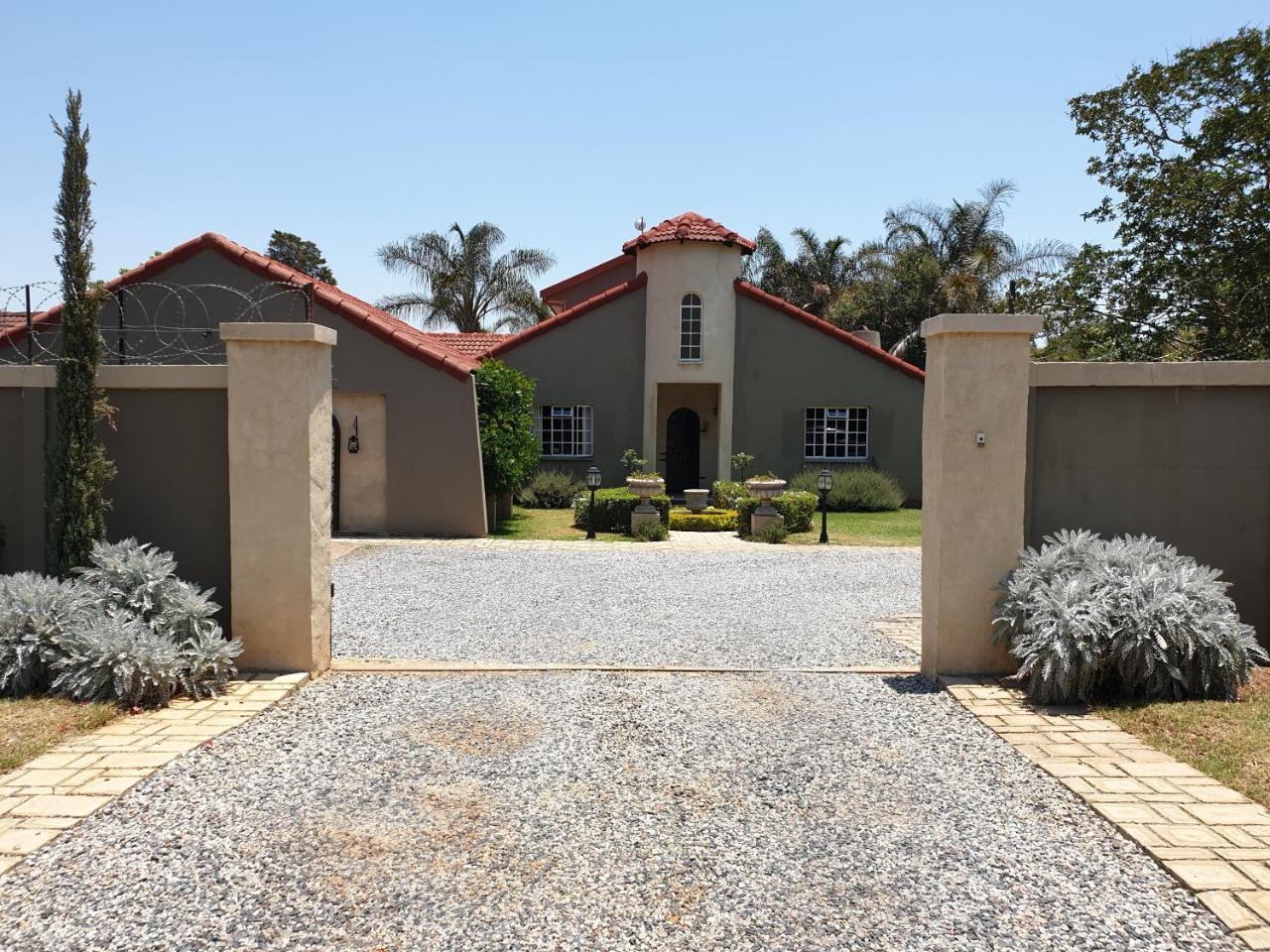 新公寓酒店 Pretoria-Noord 外观 照片